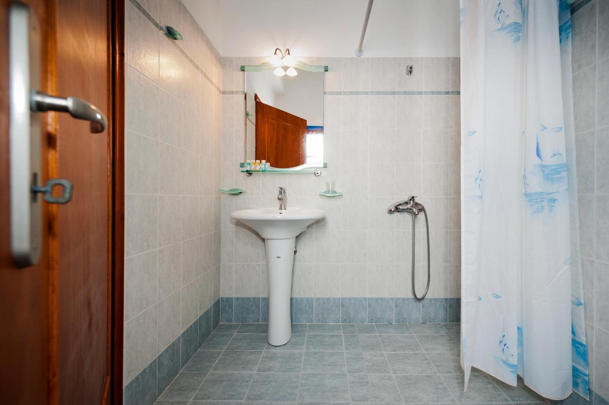 Hotel Eleni Adamantas  Екстериор снимка