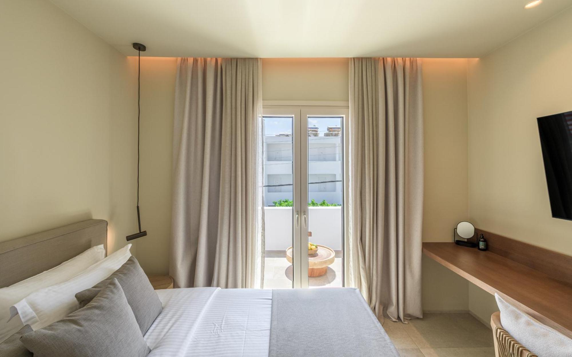 Hotel Eleni Adamantas  Екстериор снимка